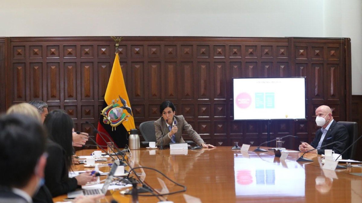 La reunión se produjo la tarde del 27 de abril de 2021. Se esperan nuevos encuentros entre las autoridades entrantes y salientes.