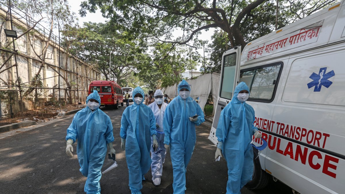 Los últimos datos emitidos por el Ministerio de Salud indio elevan el total de fallecidos a los 201.187