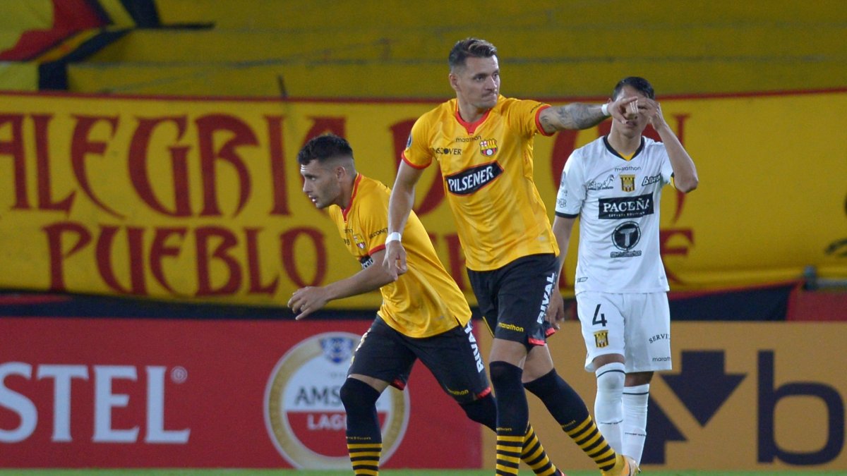 Carlos Garcés volvió a anotar con Barcelona, lleva dos goles en Copa Libertadores.