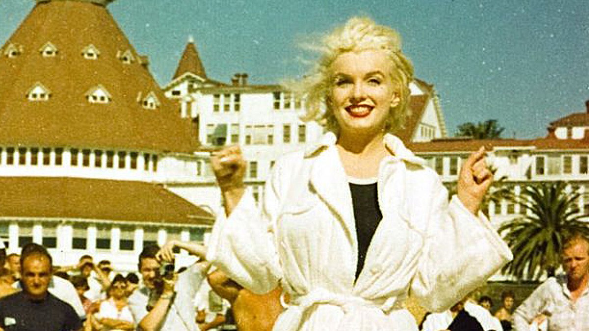 Marilyn Monroe captada durante en un receso de la película.