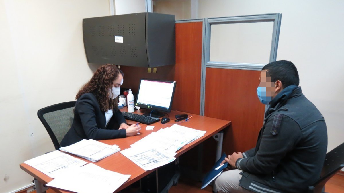 Aunque se ha priorizado el trabajo telemático, hay defensores que asisten presencialmente.