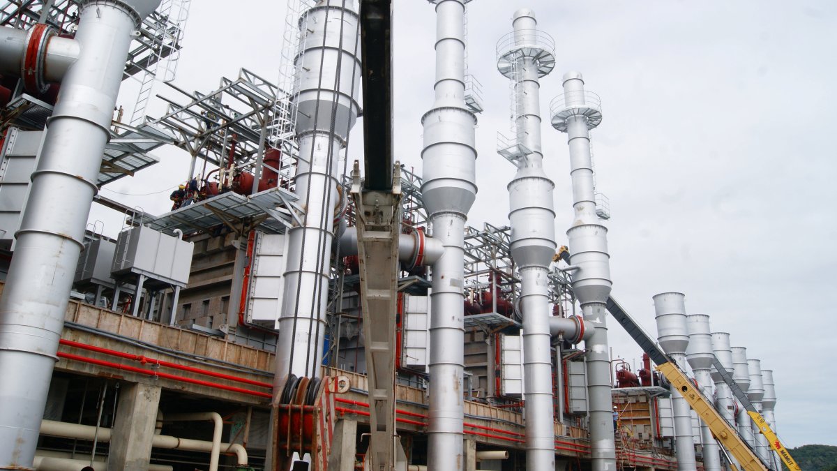 A partir de  2020, Celec EP inició procesos de contratación para la compra de repuestos, partes y piezas para la central térmica.