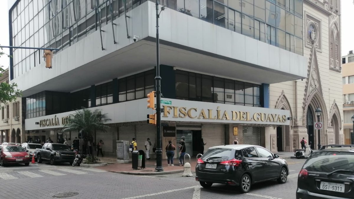 Ayer se abrió una investigación por posible peculado a seis