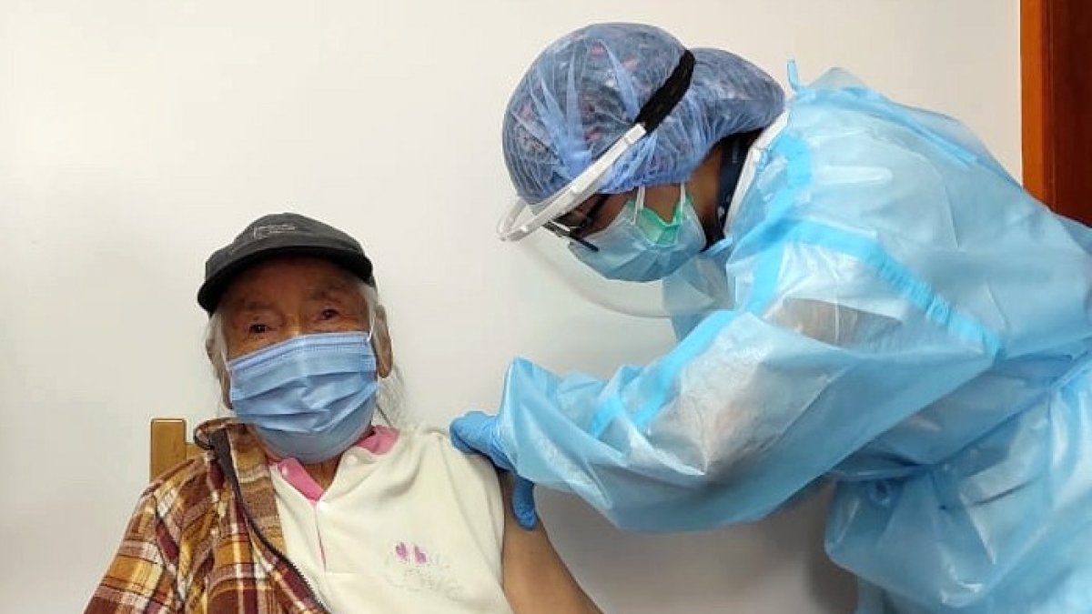 Ecuador es uno de los países de la región que vacuna a su población pero que requiere de muchas más vacunas.