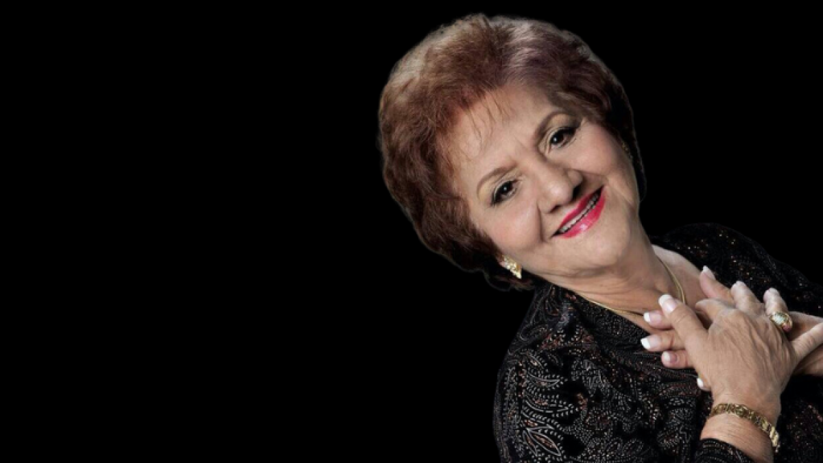 También conocida como La Señora del Pasillo, es una cantante de pasillo ecuatoriana.