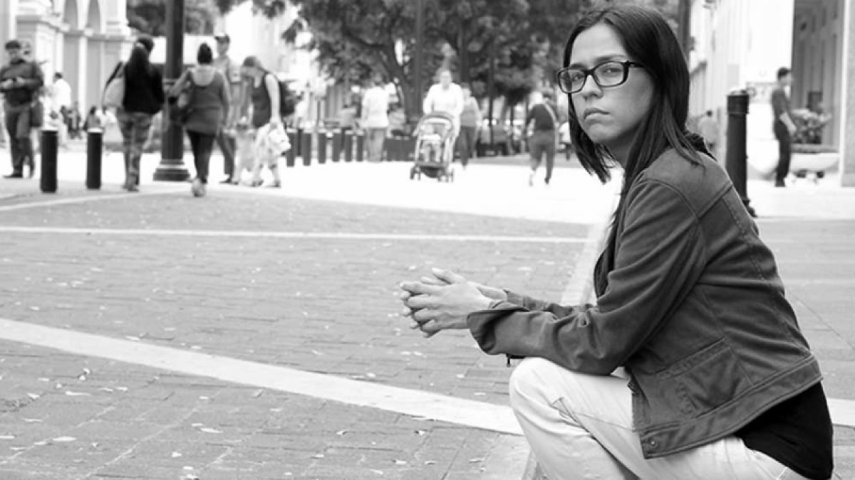 Vargas Aguirre nació en 1984. Tiene estudios de Diseño Gráfico y Comunicación. Su primer poemario, La Ruta de la Ceniza que se publicó en 2017