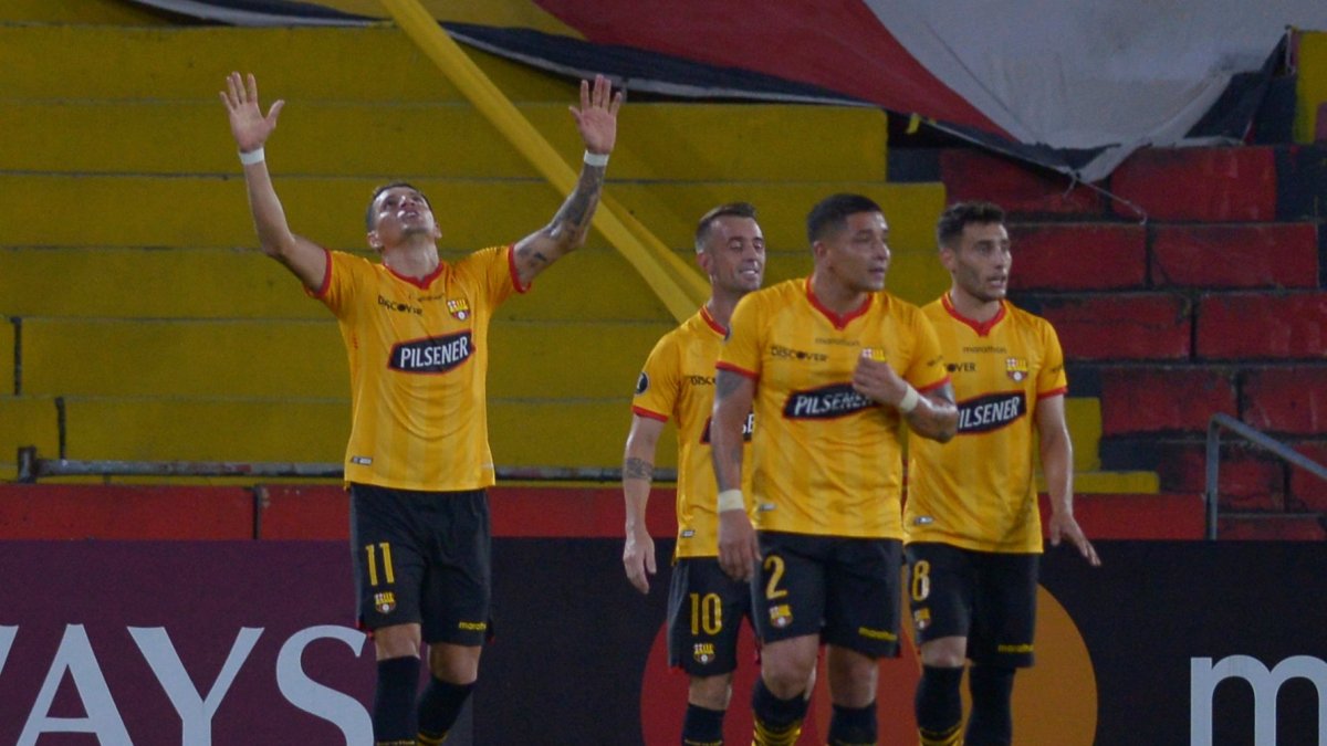 El único tanto lo convirtió Carlos Gracés.