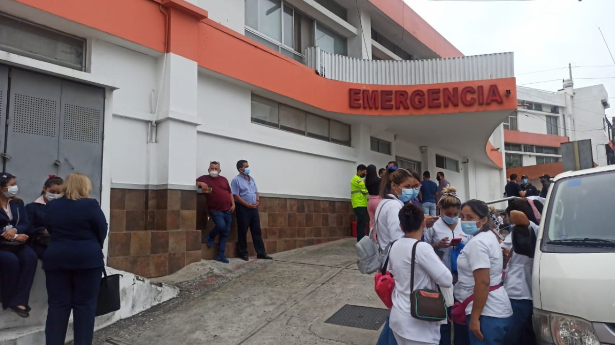 El pasado 5 de mayo, los atacantes de una paciente a la que asesinaron en su cama entraron por el área de emergencia de la clínica.