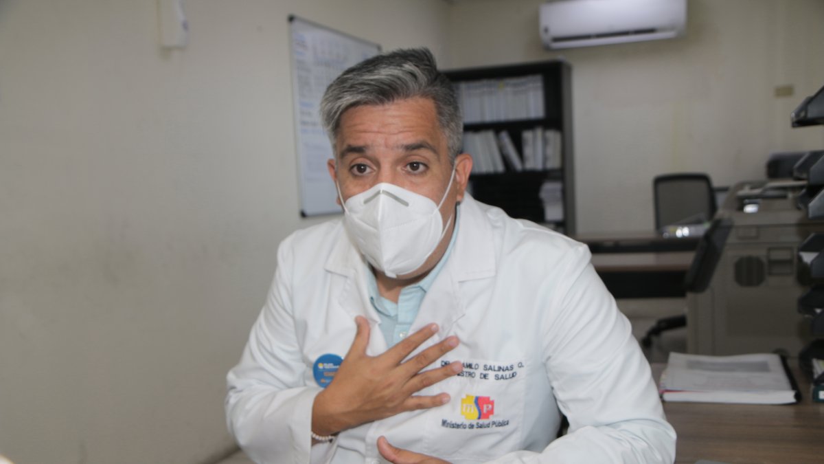 El ministro de Salud, Camilo Salinas, en entrevista con EXPRESO.