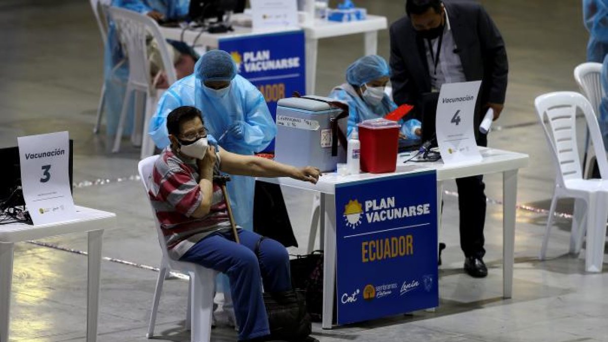 El Plan Vacunar avanza pese a algunos retrasos, afirma el Gobierno.