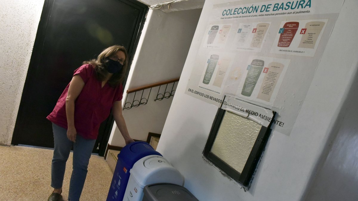 EN EL EDIFICIO NEVADOS, UBICADO EN EL SECTOR DE LA AVENIDA GONZALEZ SUARES, SE PONE A PRUEBA UN PROYECTO DE RECICLAJE.