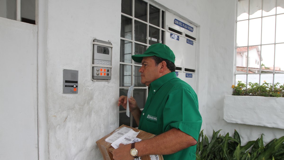 Paquetes comprados durante la semana podrán entregarse durante el toque de queda.