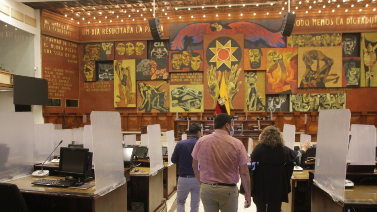 En la Asamblea siguen los preparativos para la primera sesión de posesión del 14 de mayo.