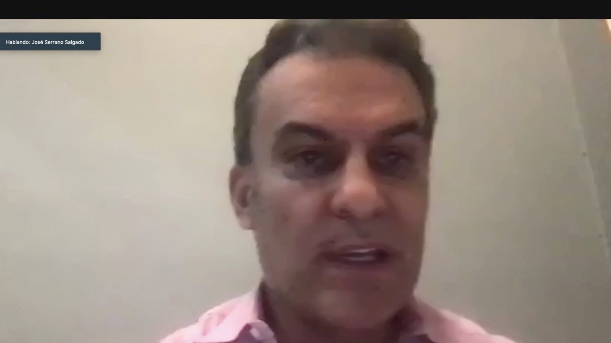 Ponente. José Serrano defendió el artículo cuestionado pero lo retiró 