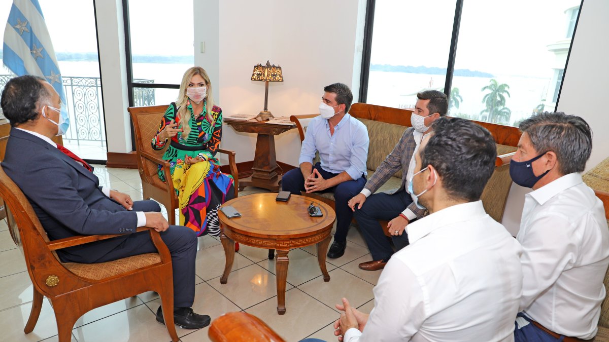 Reunión. Autoridades de varias provincias acudieron al llamado de Susana González, prefecta del Guayas, para analizar el tema.