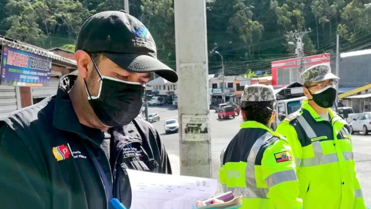 Los controles en las fronteras lo hacen distintas entidades en conjunto.