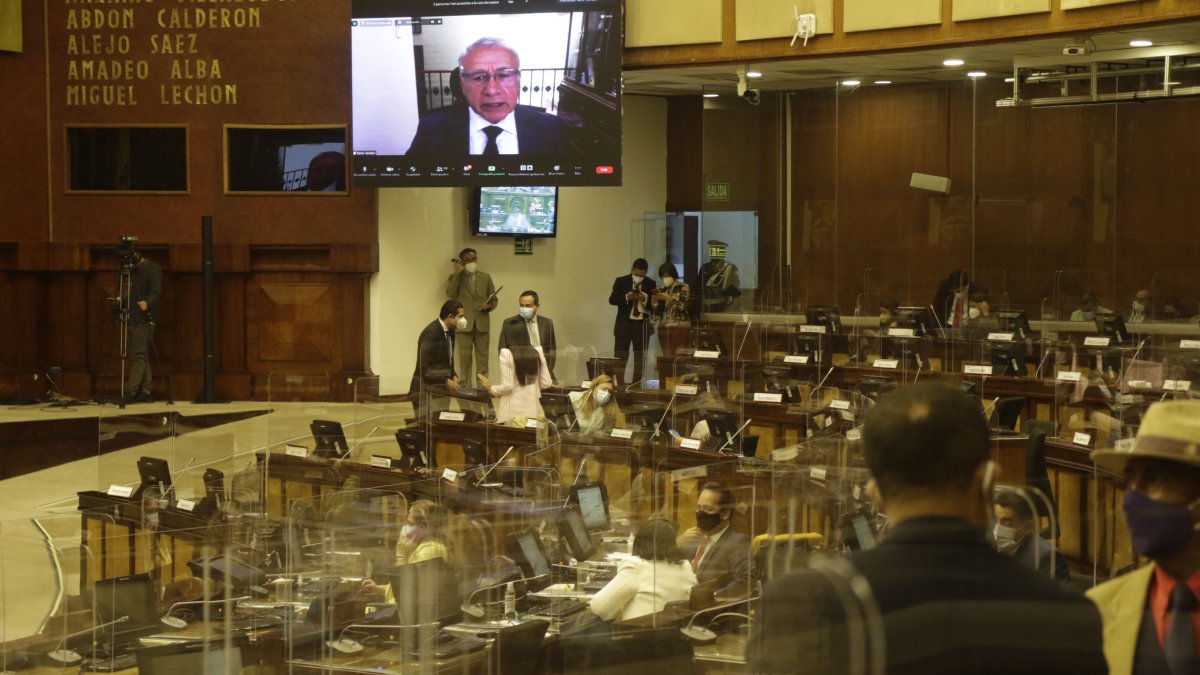 La Asamblea Nacional saliente sesionó por última vez en una modalidad semipresencial.