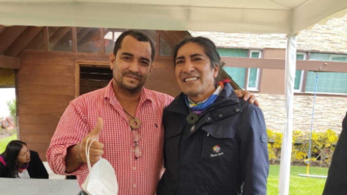 El asambleísta electo junto al excandidato presidencia de Pachakutik, Yaku Pérez.