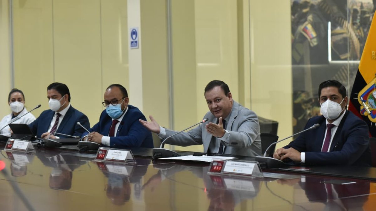 La plenaria del COE nacional durante la rueda de prensa.