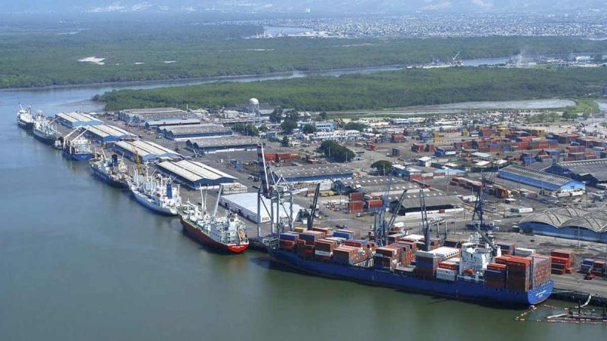 Las autoridades firmaron un convenio en favor del Terminal Portuario de Guayaquil