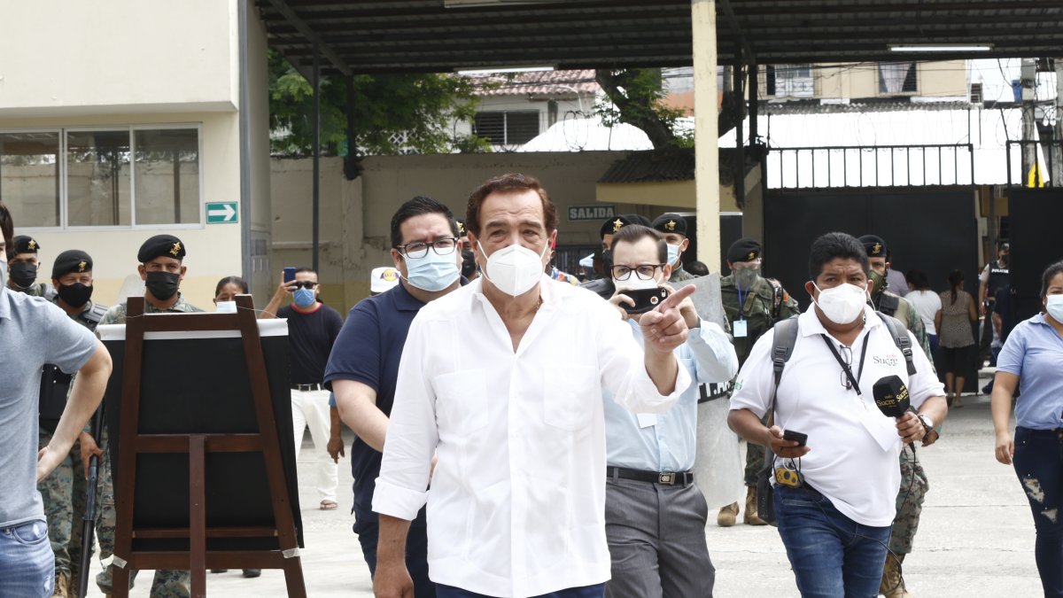 El exalcalde de Guayaquil Jaime Nebot fue uno de los primeros en tomar la palabra durante este encuentro en Guayaquil.