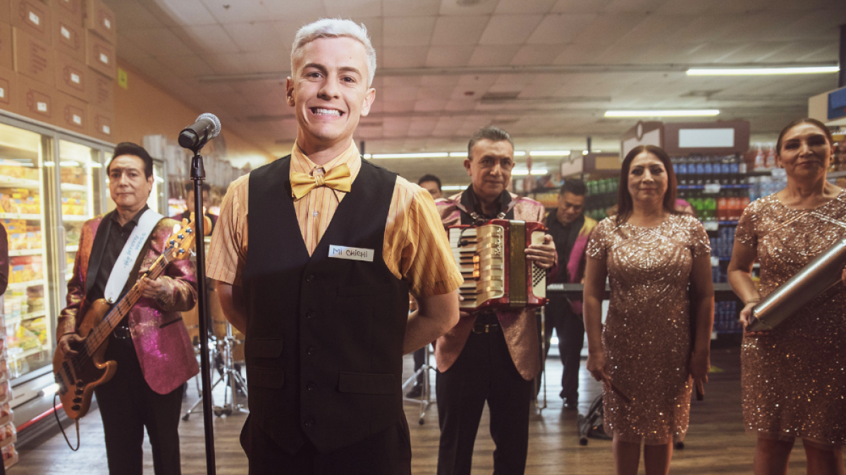 Guaynaa junto a Los Ángeles Azules.