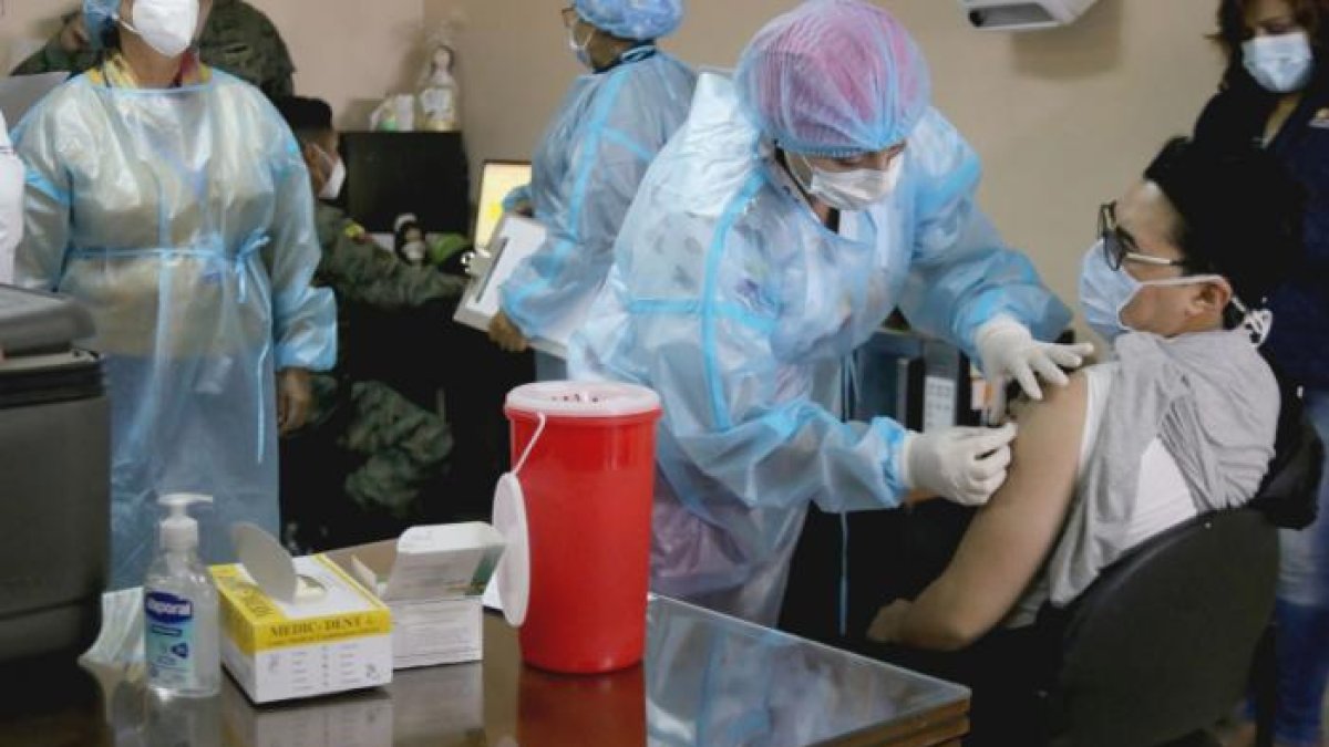 La vacunación continúa en Ecuador.l