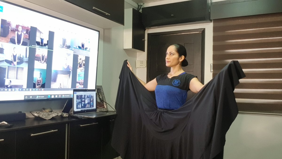 Scarlett Pazmiño llega a los niños del programa 'Semilleros' con danza folclórica.