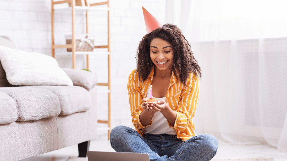 Sea optimista y aproveche la tecnología para brillar en su cumpleaños.