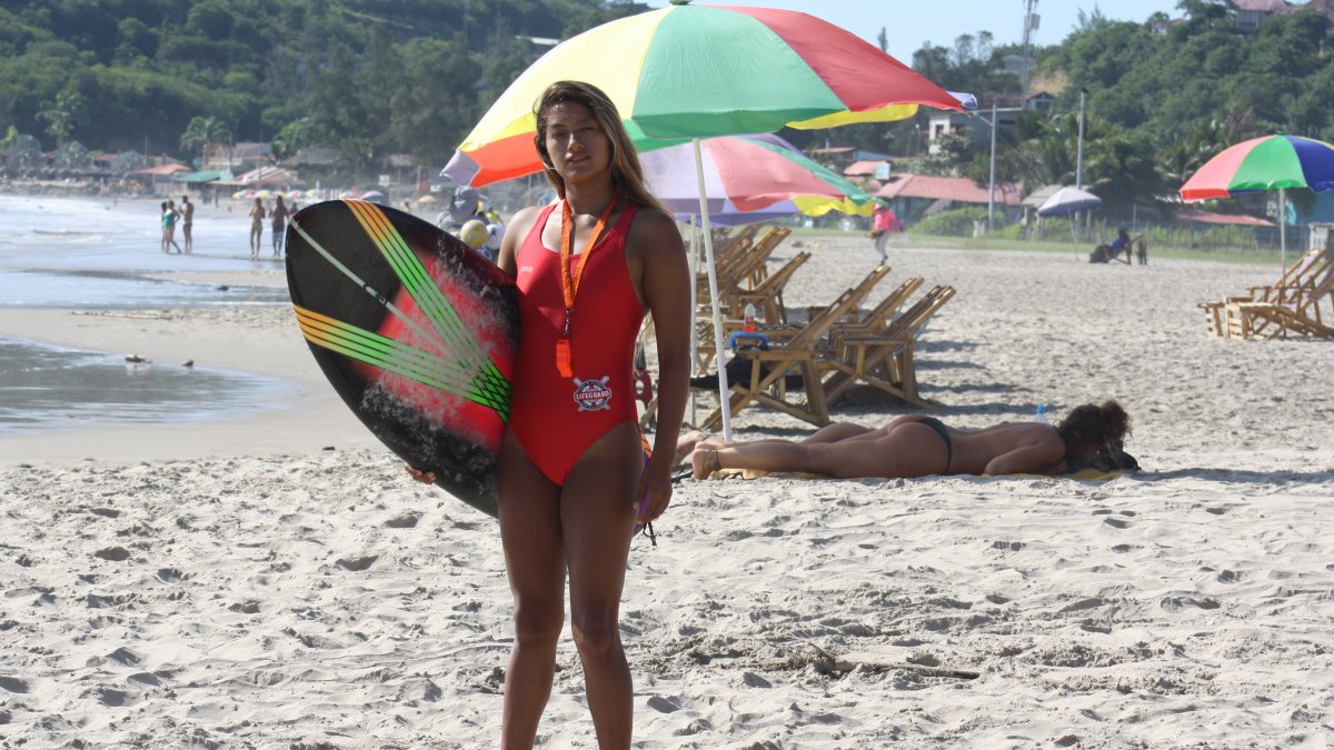 Fanny Villao entrena con la aspiración de estar en la élite del surf.