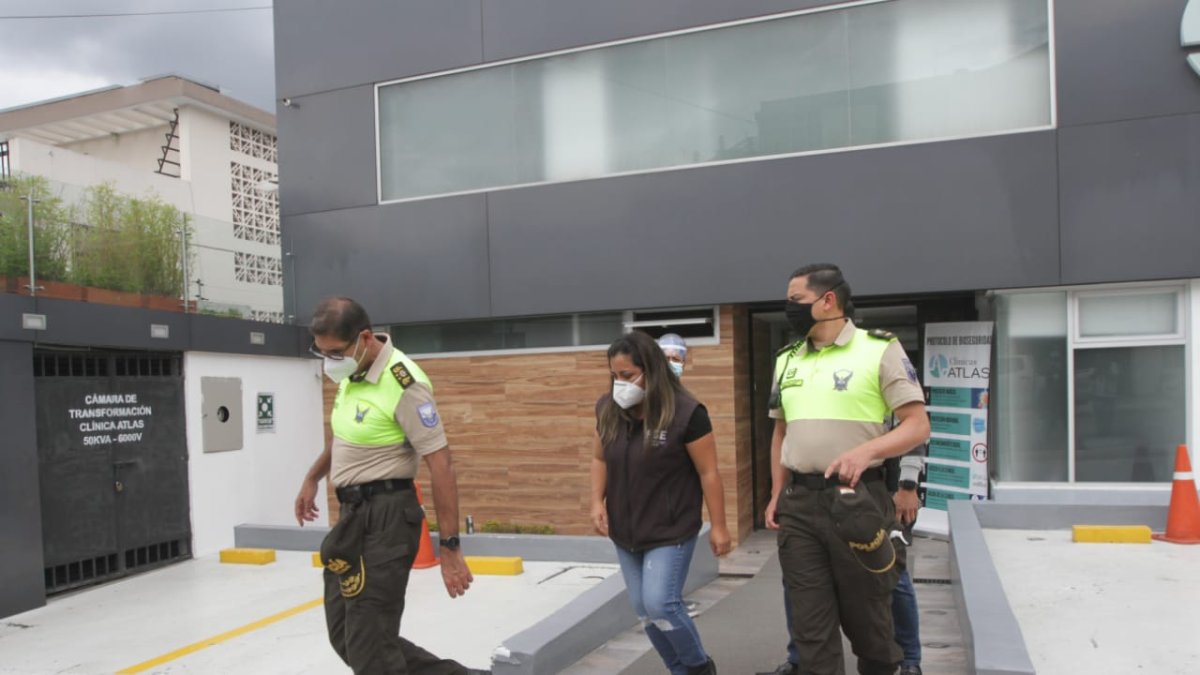 Custodia. Freddy Carrión recibió custodia policial en una clínica del norte de Quito. Alain Luna, comandante de la Policía del Distrito Quito estuvo en ese centro.
