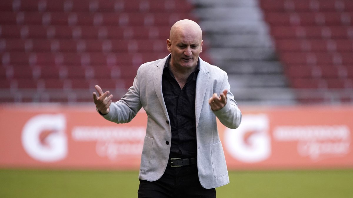 Pablo Repetto reacciona tras una decisión arbitral durante el partido entre Liga de Quito y Aucas, el domingo 16 de mayo de 2021 en el Rodrigo Paz Delgado