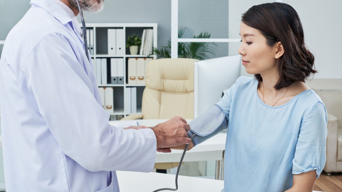 El factor hereditario es muy importante. Si es su caso, visite a un especialista.