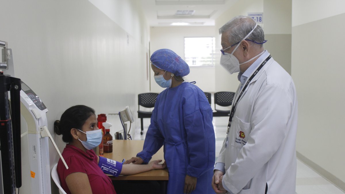 En la imagen,  una de las pacientes que fue atendida este 17 de mayo en el lugar.
