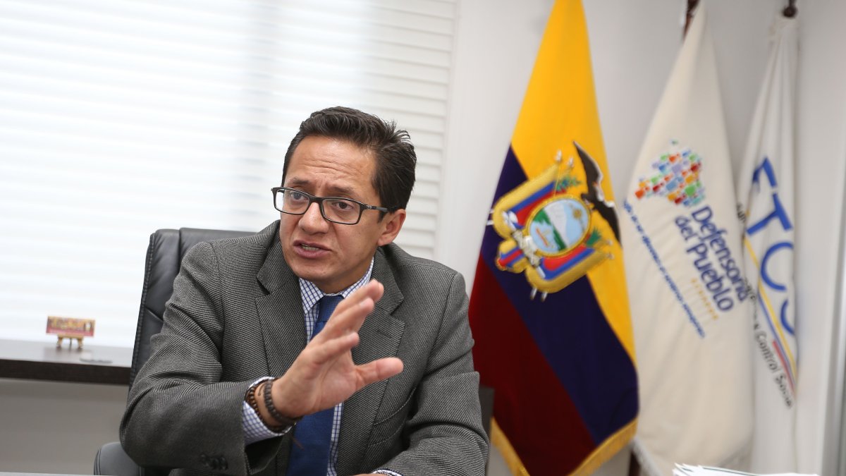 El defensor del Pueblo (foto) es investigado por presunto abuso sexual. El legislador Fernando Villavicencio iniciará un juicio político.