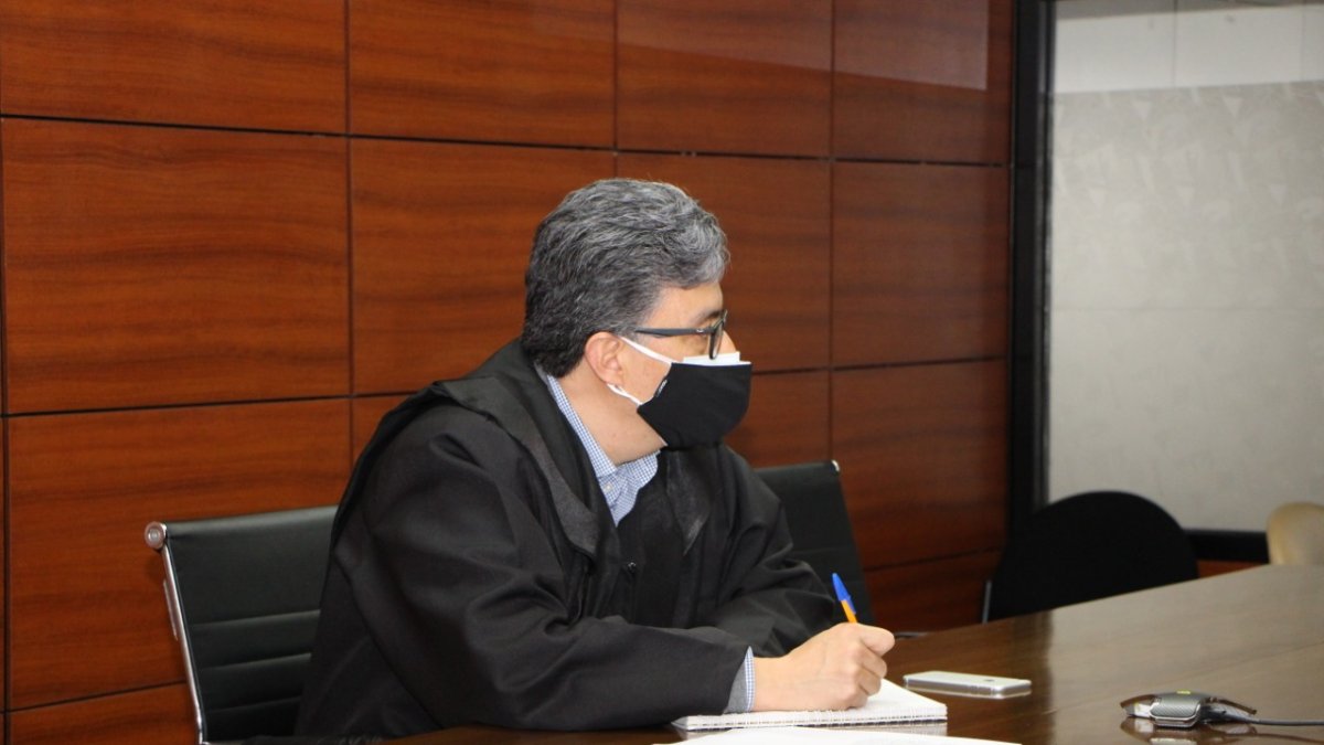 Audiencia. El juez nacional Marco Rodríguez durante la audiencia en la que dispuso la libertad de Rafael Tamayo.