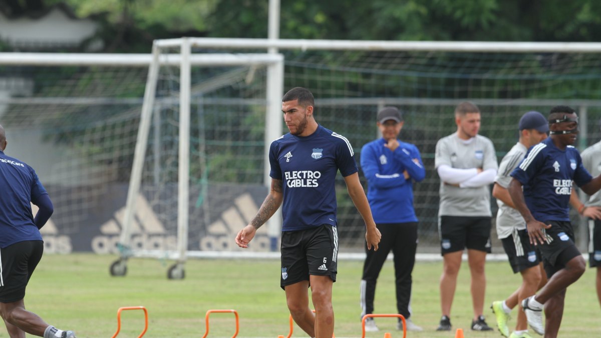 Leandro Vega no jugaba en Emelec desde el 21 de marzo del 2021.