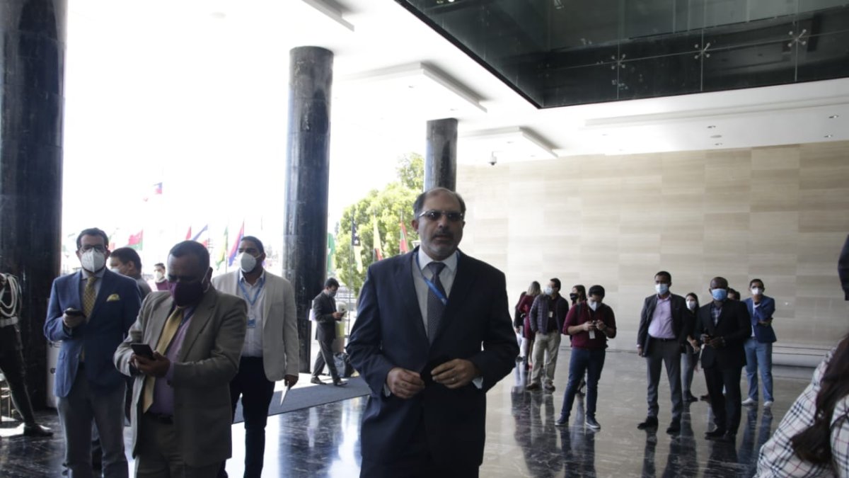 Socialcristiano. Henry Kronfle, que perdió el sábado la Presidencia de la Asamblea, recuperó el protagonismo hoy.