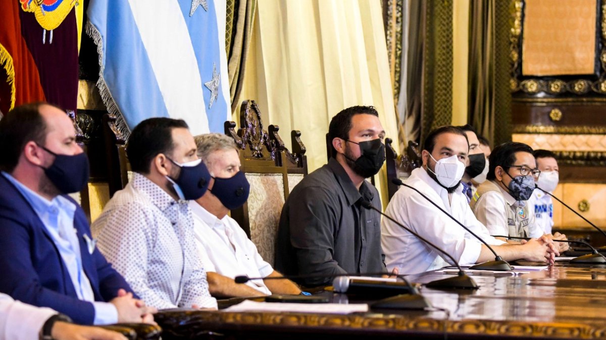 Guayaquil retoma restricciones entre estas las de movilidad.