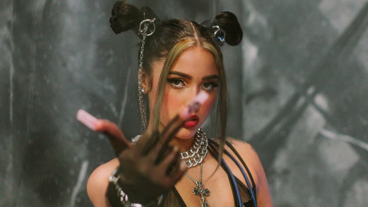 La letra de su nuevo tema salió de sus tuits publicados, por eso, dice, el tema la representa absolutamente.