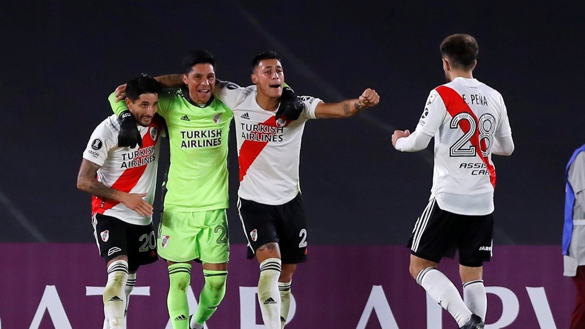 Jugadores de River celebran la victoria ante Santa Fe de Colombia.