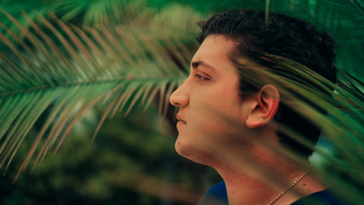 Luigi tiene 21 años.