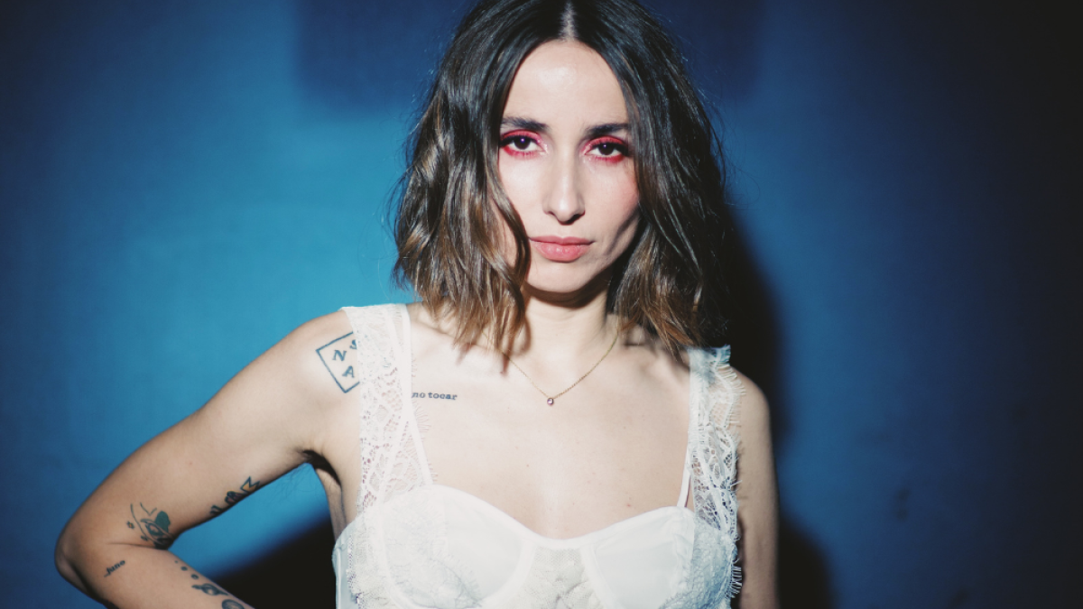 Promociona su quinto álbum de estudio, PUTA.