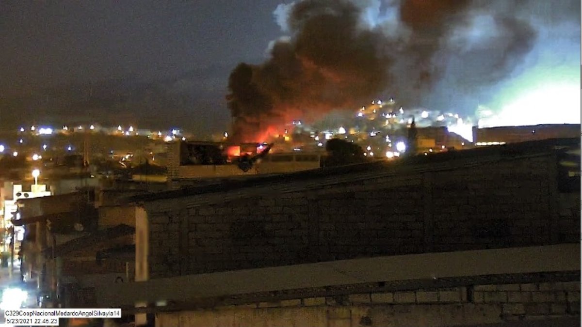 El incendio en Ayacucho y 22, donde hubo cinco heridos.