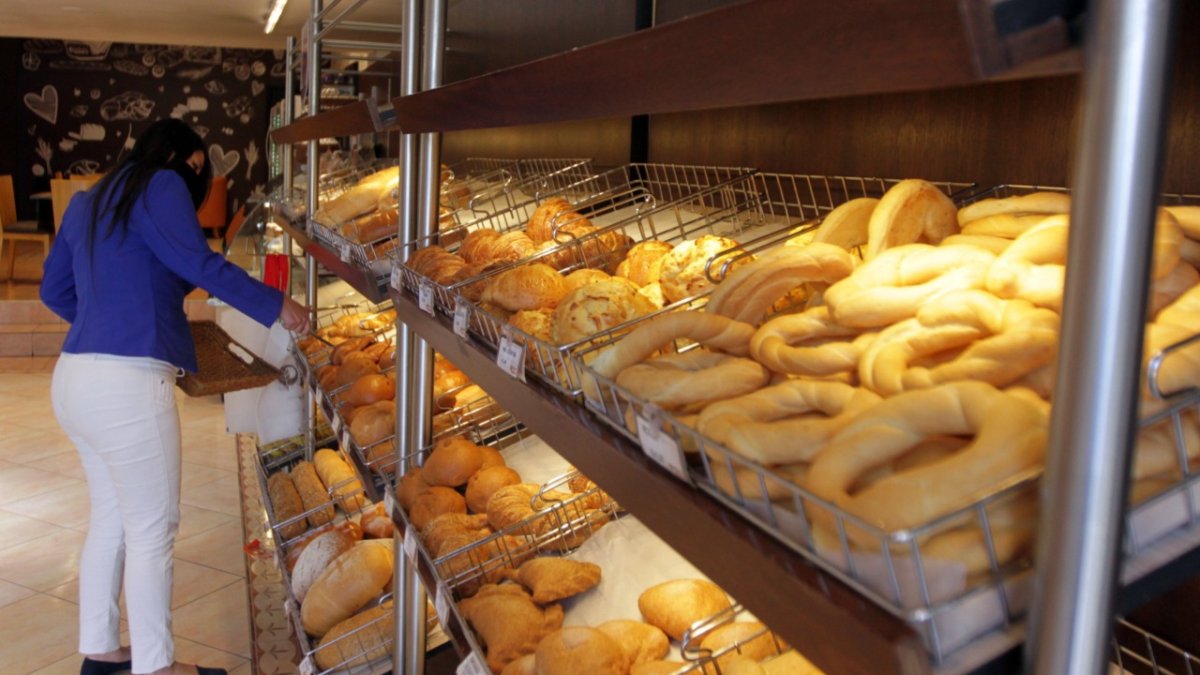 Durante el gobierno del expresidente Rafael Correa se estableció el precio del pan popular en 12 centavos. Desde entonces no ha subido.