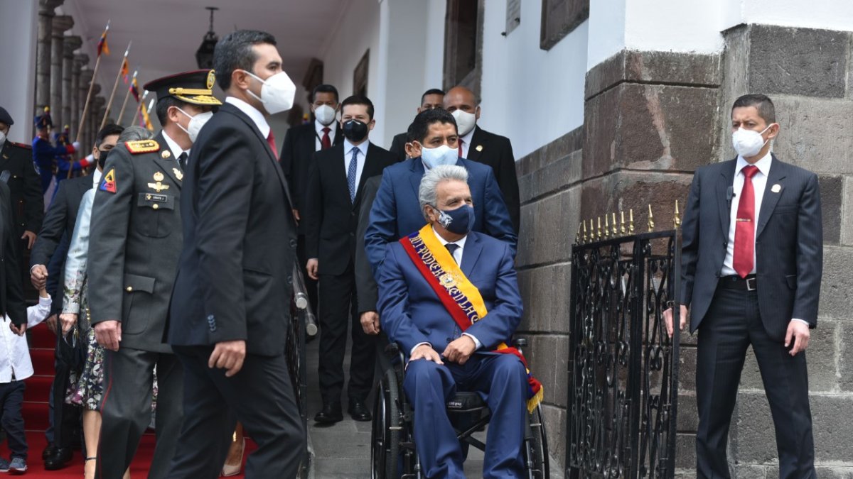 Salida. Lenín Moreno sale de Carondelet por última vez y se dirige a la investidura de Guillermo Lasso