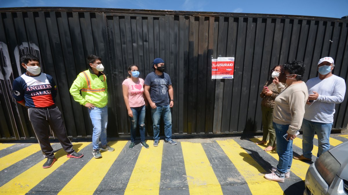 Protestas. Los vecinos se oponen al funcionamiento del crematorio. Indican que tomarán medidas para que este no obtenga el permiso definitivo.