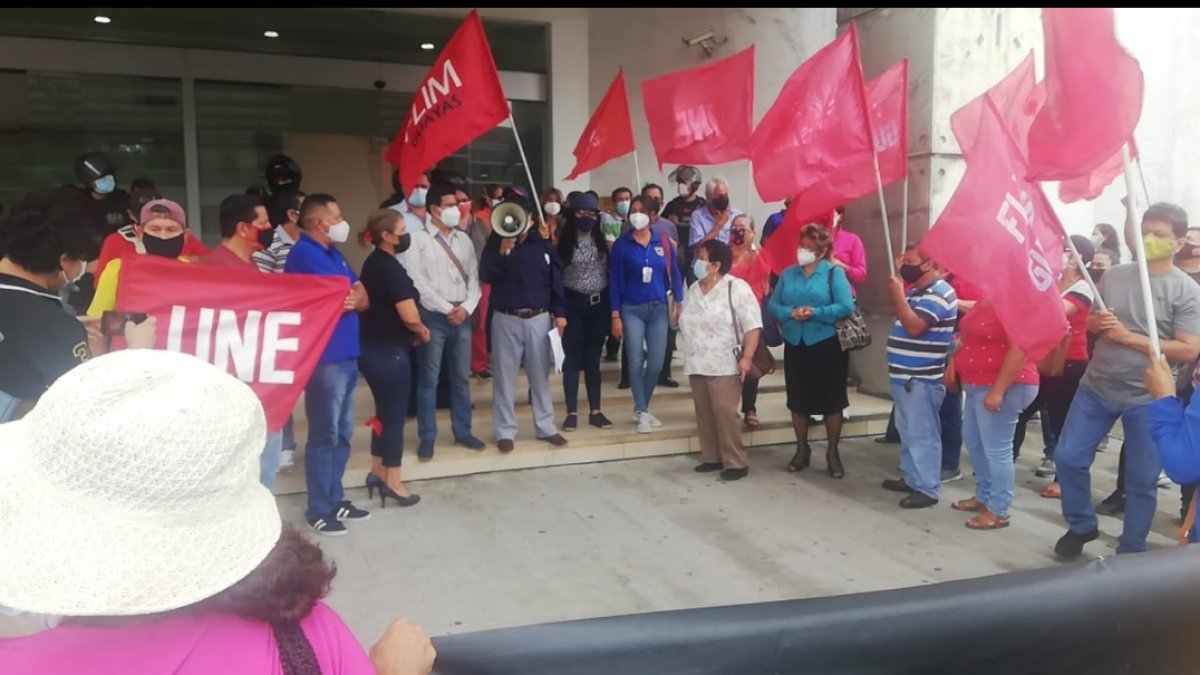 Los maestros se movilizarán en Guayaquil y Quito.