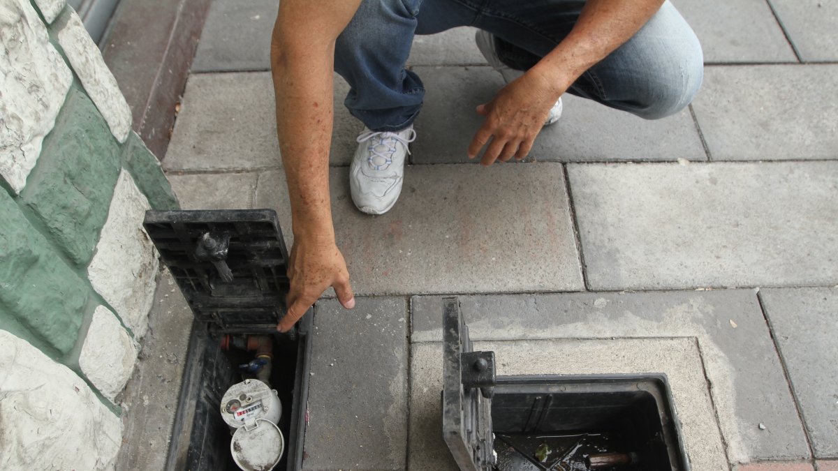 Solo en el barrio patrimonial del Salado se roban aproximadamente 20 medidores por semana, denuncian los residentes.