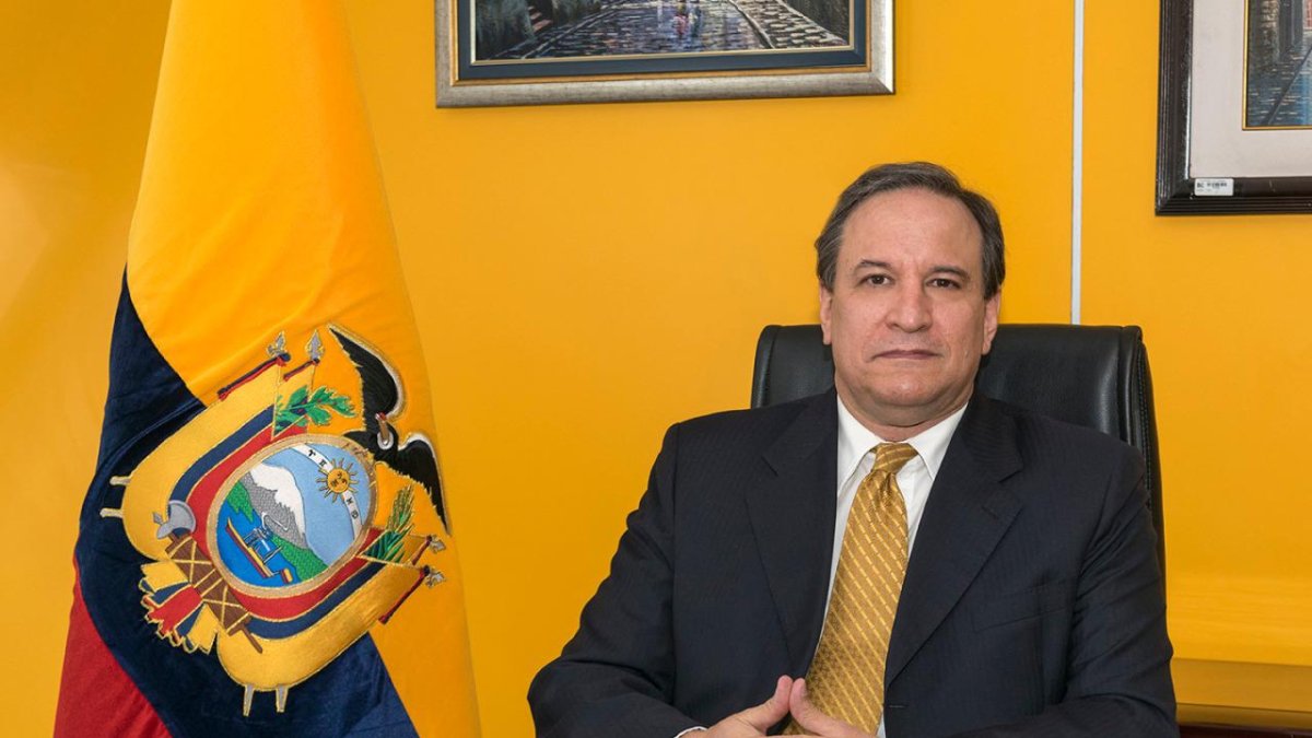 El ministro de Economía y Finanzas, Simón ´Cueva, ha mencionado que buscará consensos para tomar decisiones.